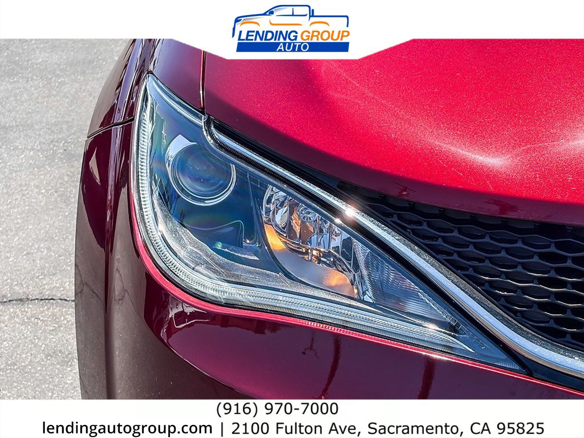 Used 2018 Chrysler Pacifica Touring-L FWD image 7