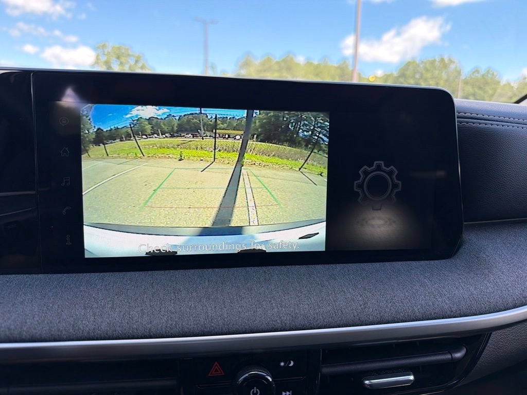 Certified 2025 Nissan Kicks SV AWD/4WD image 11
