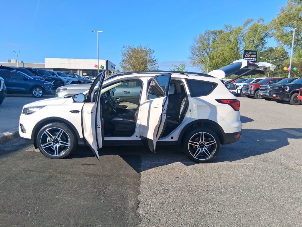 Used 2019 Ford Escape SEL image 27