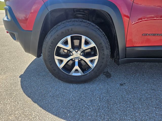Used 2014 Jeep Cherokee Trailhawk w/ Comfort/Convenience Group AWD/4WD image 27