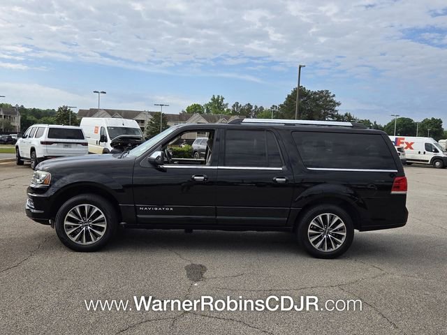 Used 2016 Lincoln Navigator L Select RWD image 4