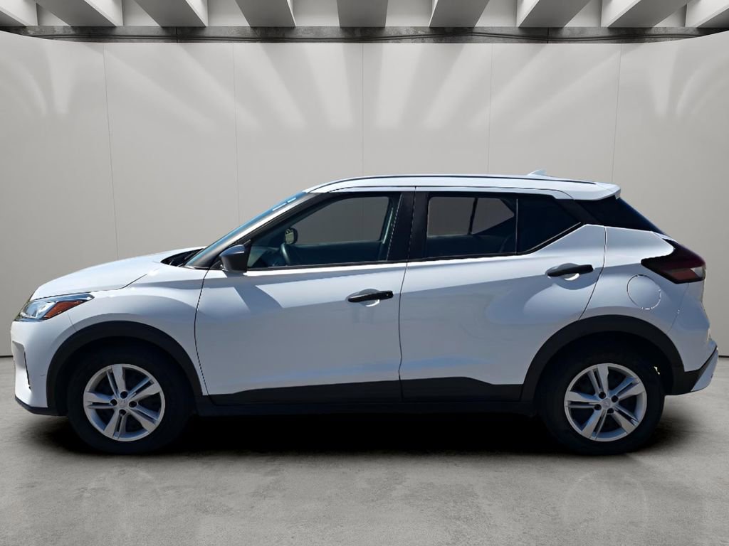 Used 2023 Nissan Kicks S FWD image 2