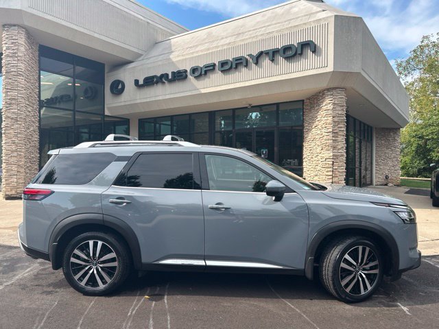 Used 2024 Nissan Pathfinder Platinum w/ Cargo Package AWD/4WD image 8