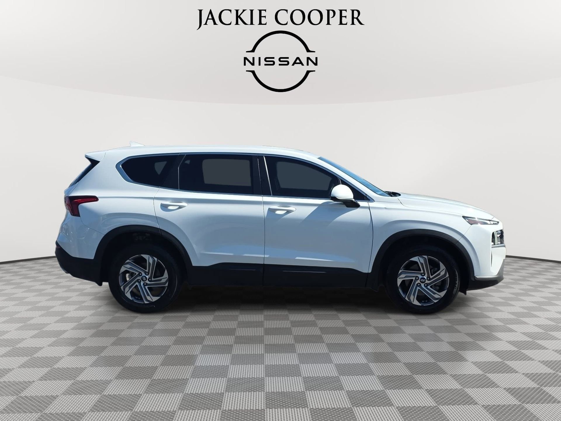 Used 2023 Hyundai Santa Fe SE FWD image 4