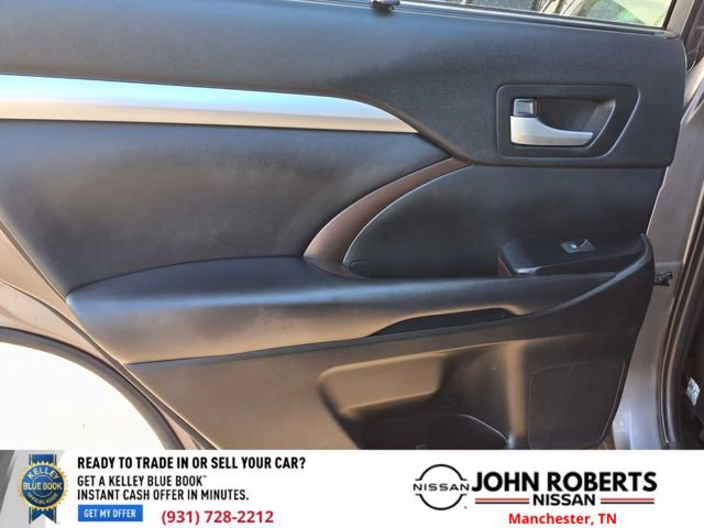 Used 2019 Toyota Highlander XLE image 12