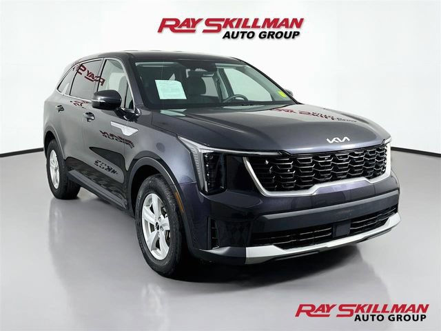 Used 2025 Kia Sorento LX FWD image 1