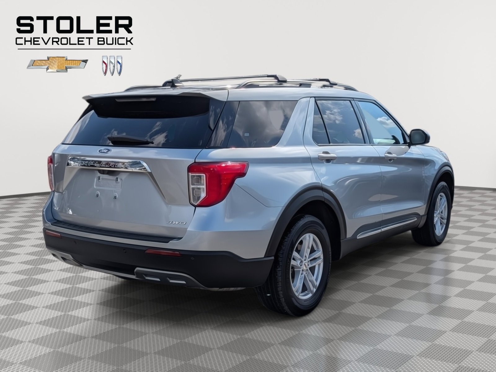 Used 2022 Ford Explorer XLT w/ Equipment Group 202A image 5