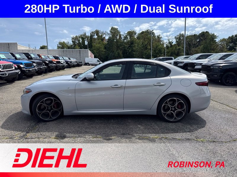 Used 2022 Alfa Romeo Giulia Ti AWD/4WD image 3