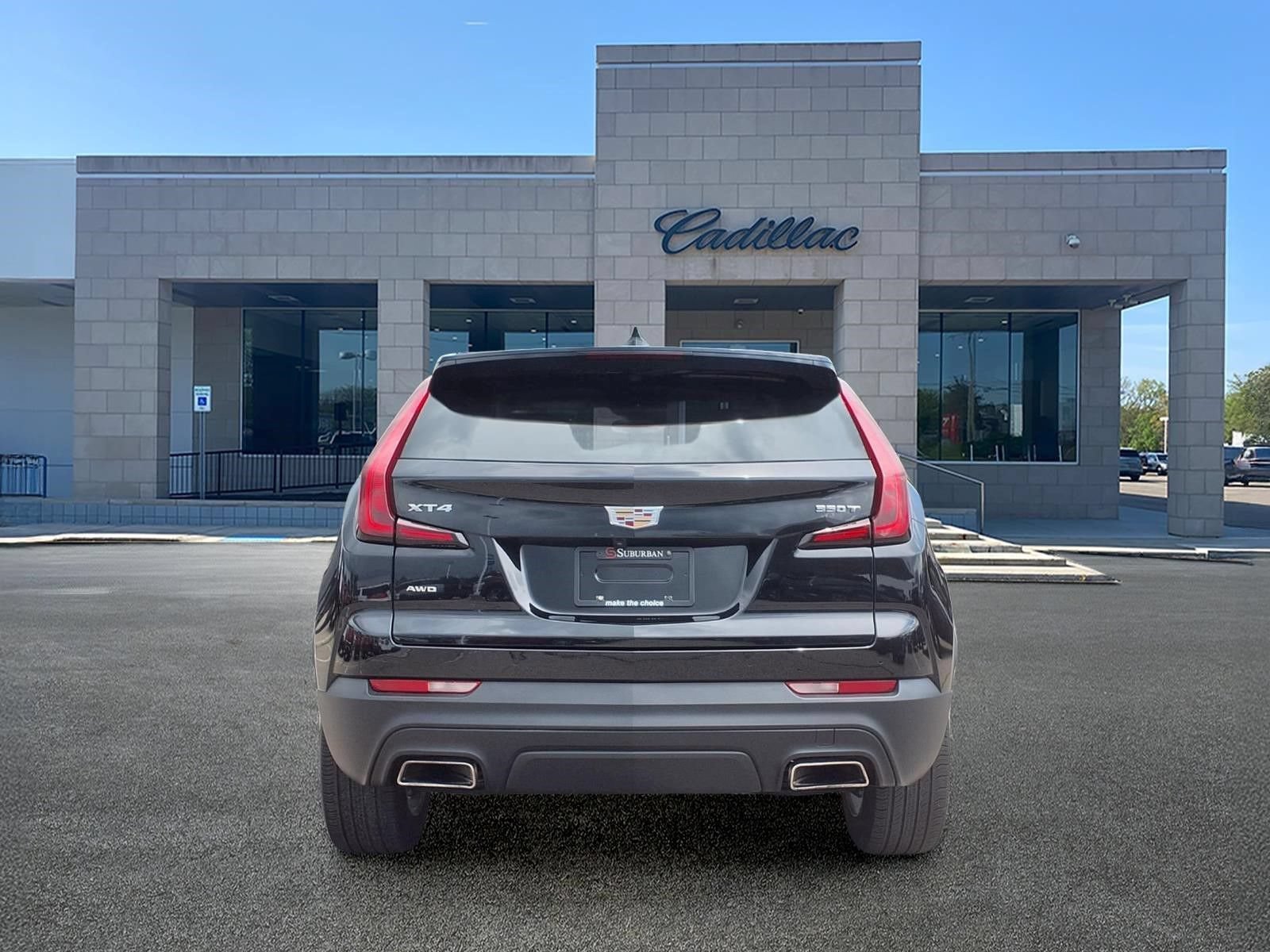 Used 2023 Cadillac XT4 Luxury w/ Cold Weather Package AWD/4WD image 6