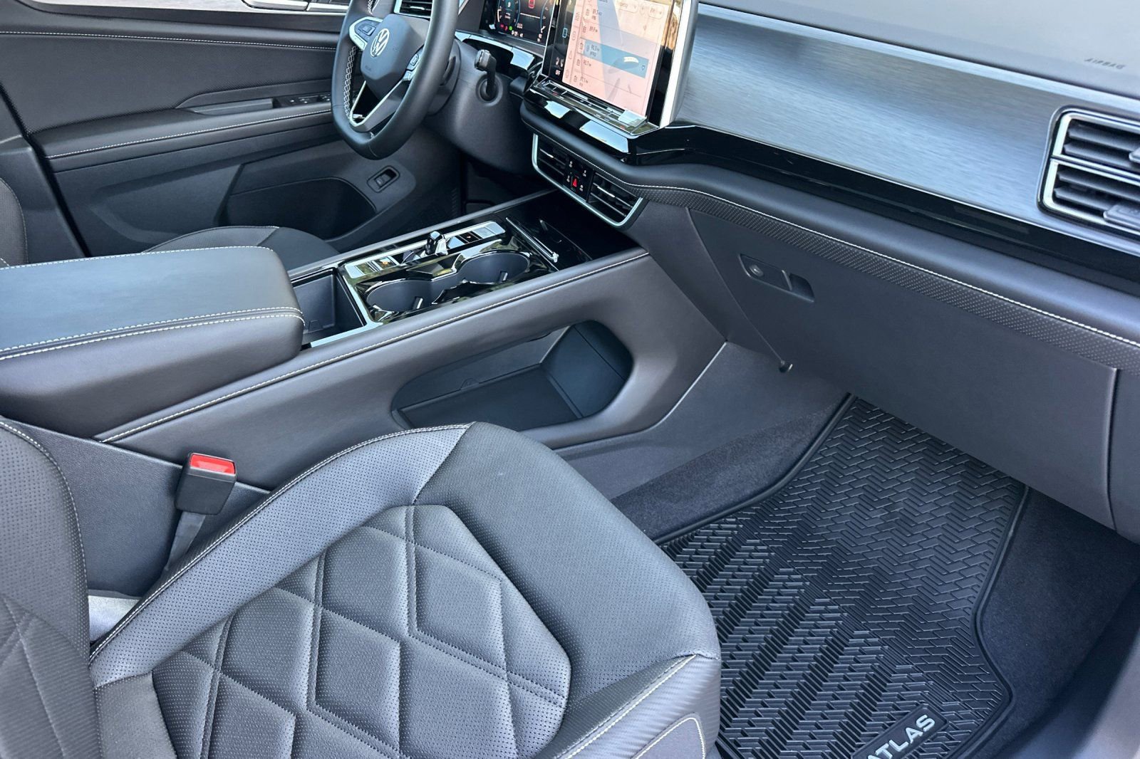 New 2026 Volkswagen Atlas Cross Sport SE image 14