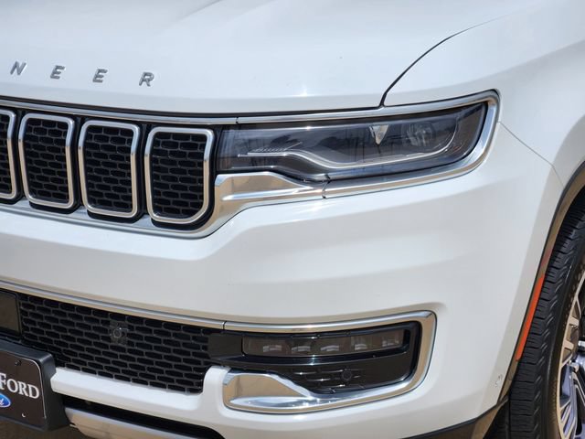 Used 2023 Jeep Wagoneer L Series II AWD/4WD image 7