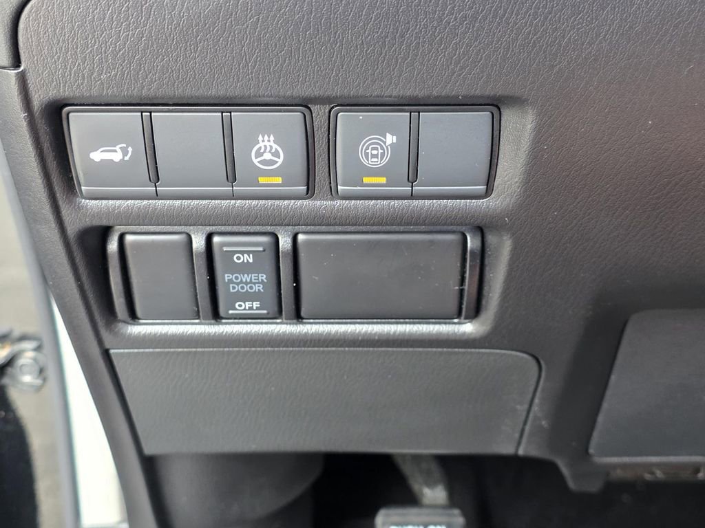 Used 2024 Nissan Armada SL w/ Captain's Chairs Package image 34