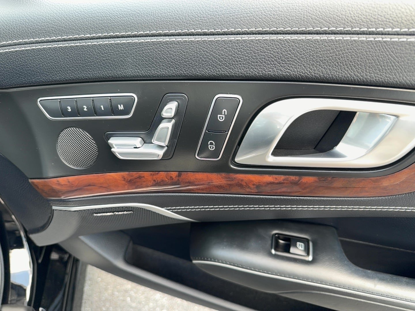 Used 2014 Mercedes-Benz SL 550 image 22