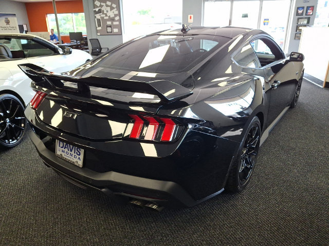Used 2024 Ford Mustang GT Premium w/ GT Performance Package RWD image 6