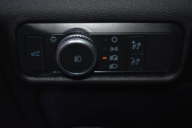 Used 2022 Ford Explorer Limited image 17