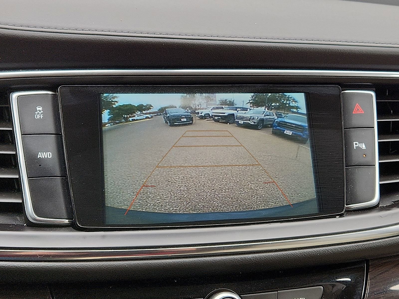 Used 2019 Buick Enclave Essence AWD/4WD image 15