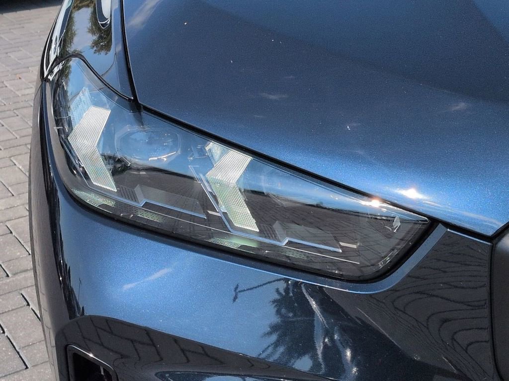 Certified 2024 BMW X5 xDrive40i w/ M Sport Package image 11