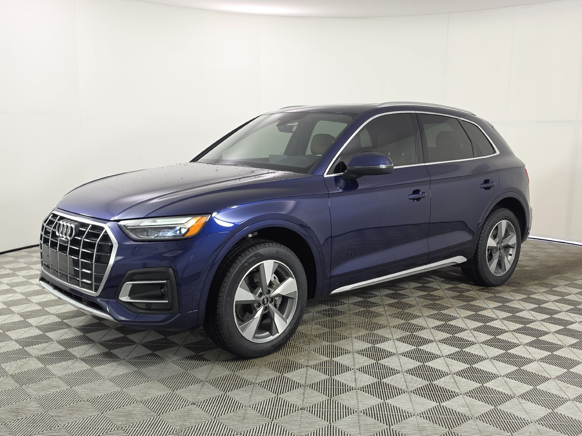 Used 2024 Audi Q5 Premium Plus w/ Premium Plus Package AWD/4WD image 40