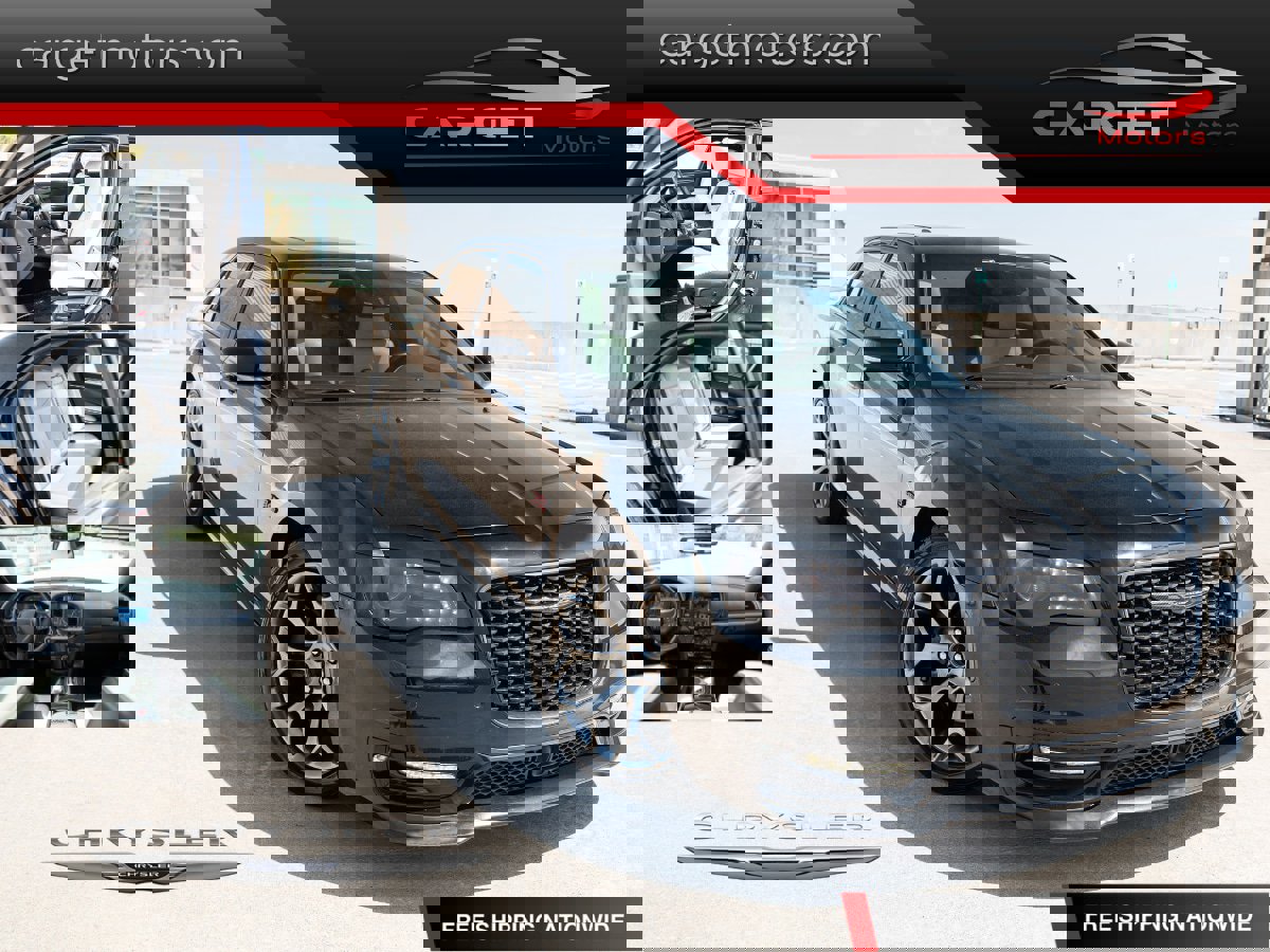 Used 2018 Chrysler 300 S w/ Safetytec Plus Group image 1