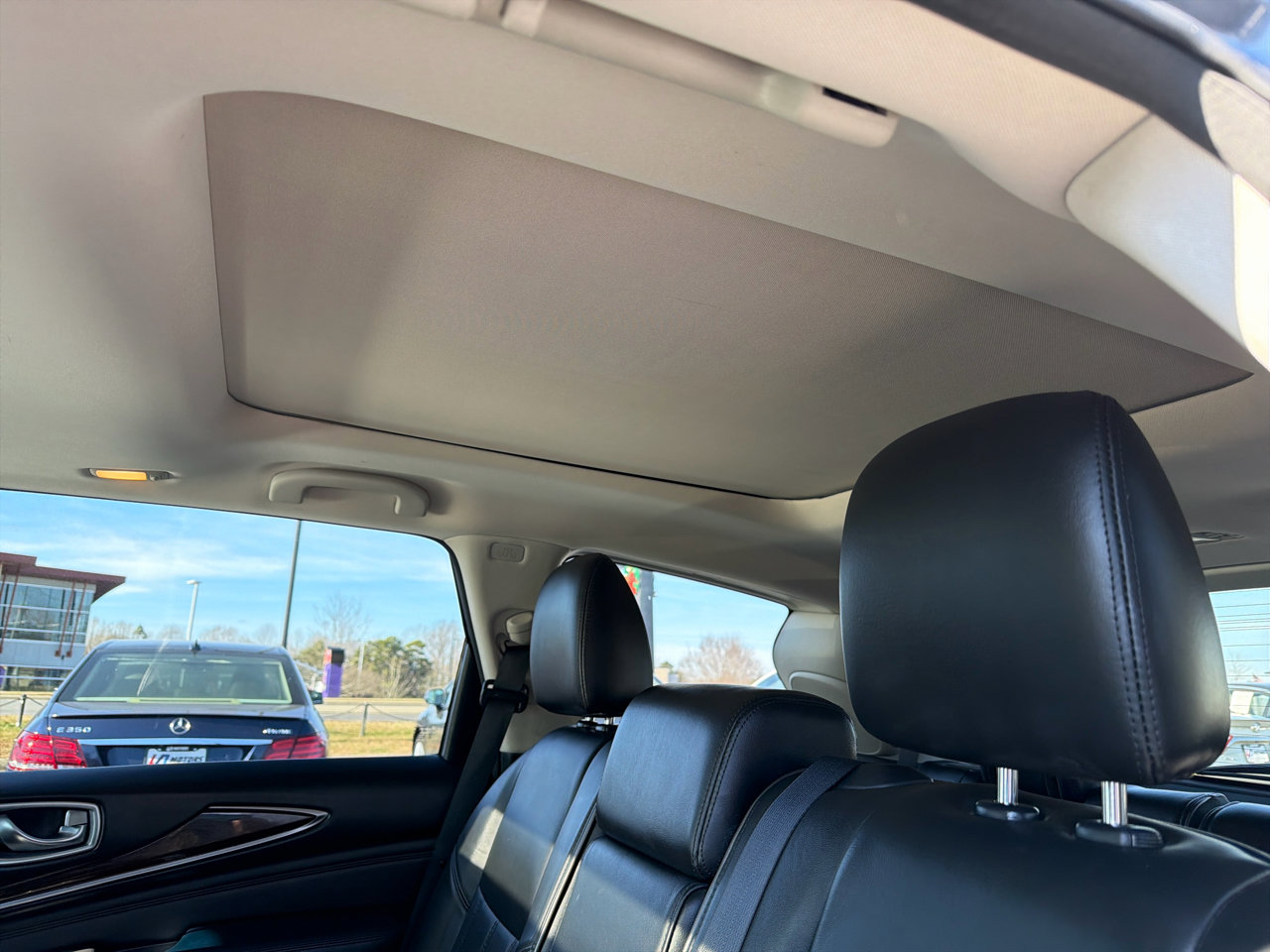 Used 2015 INFINITI QX60 FWD w/ Deluxe Touring Package image 17