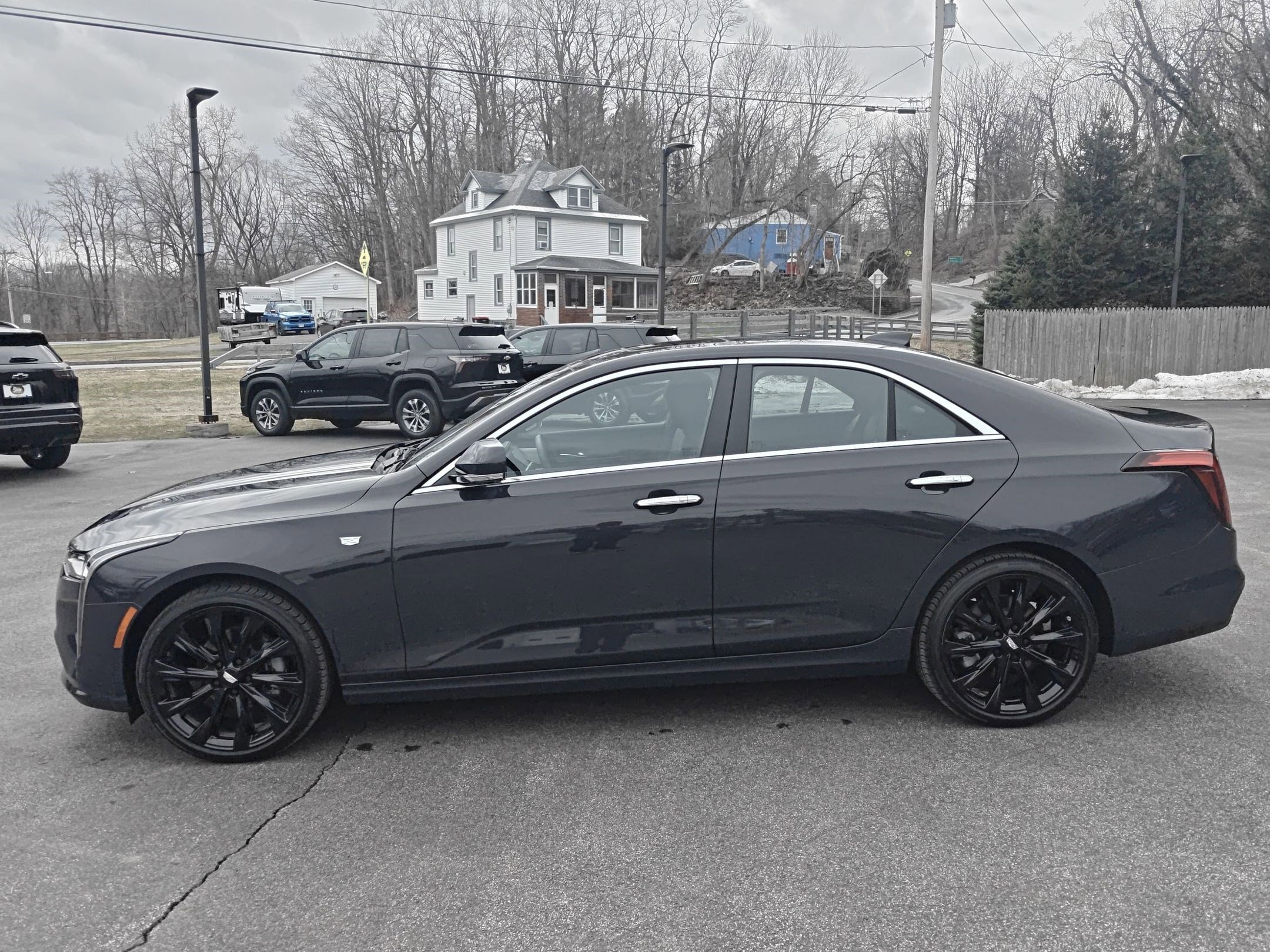 Used 2025 Cadillac CT4 Premium Luxury image 2