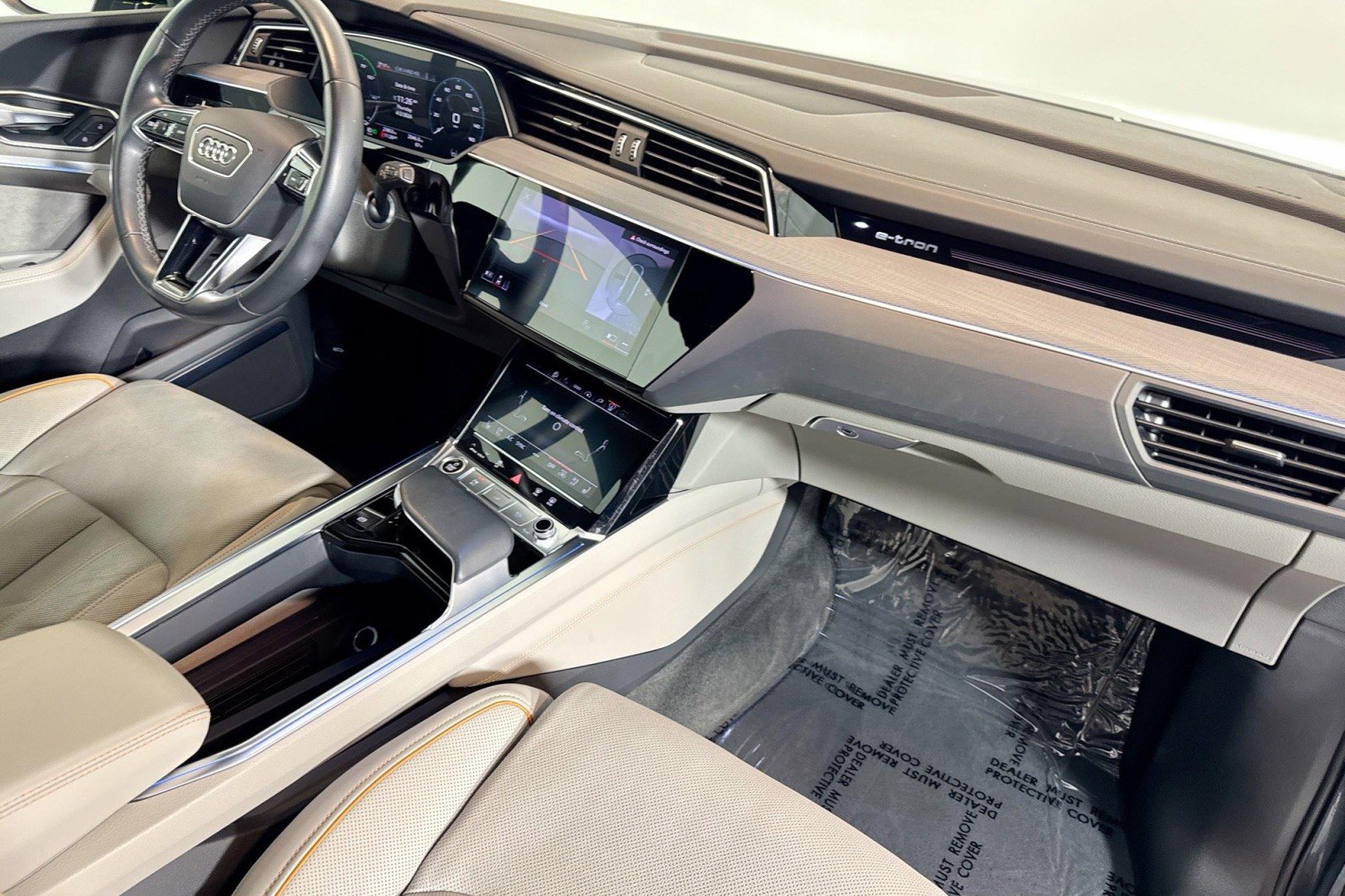 Used 2024 Audi Q8 e-tron Prestige w/ Prestige Package image 28