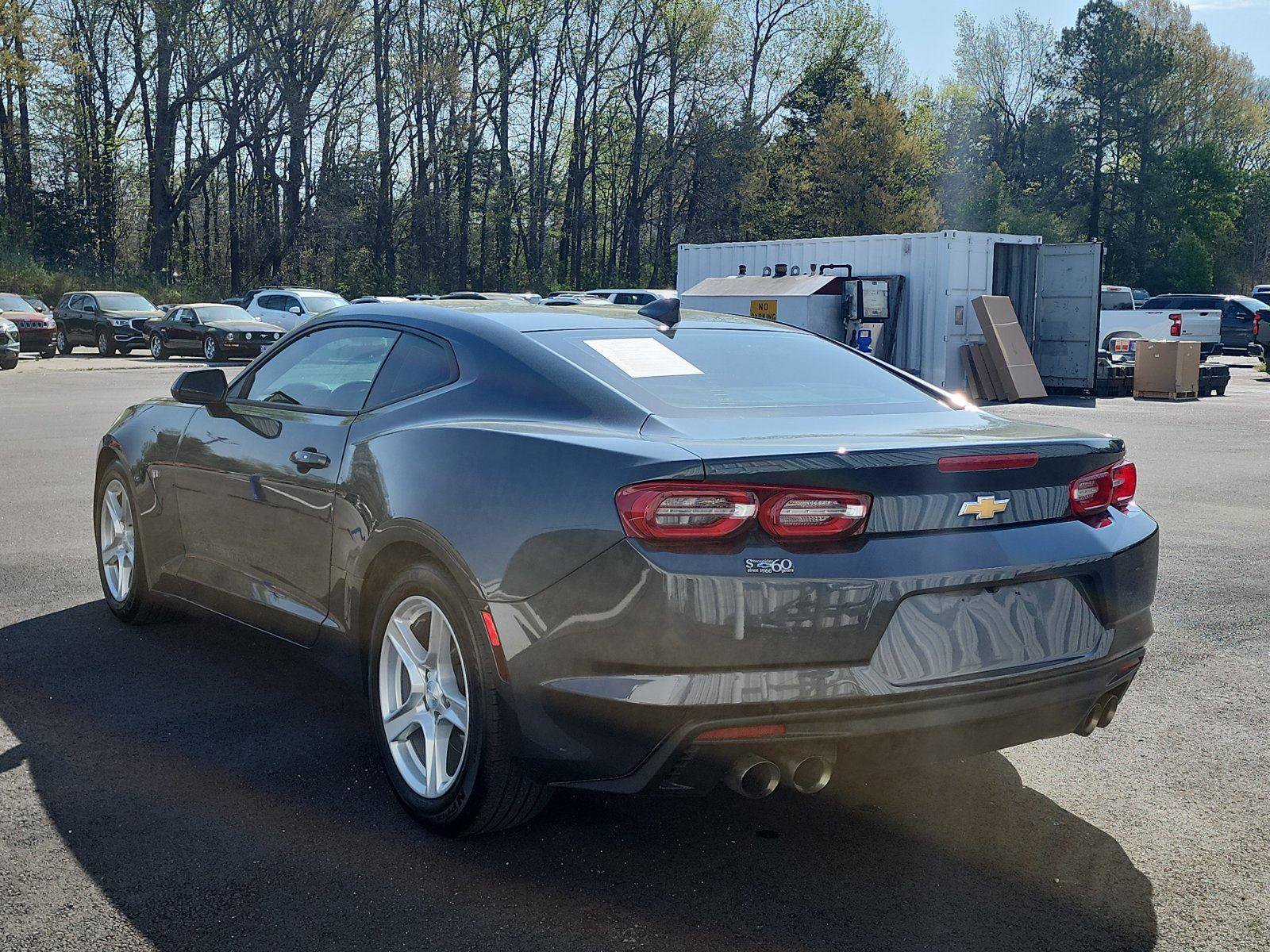 Used 2019 Chevrolet Camaro LT w/ Technology Package image 3