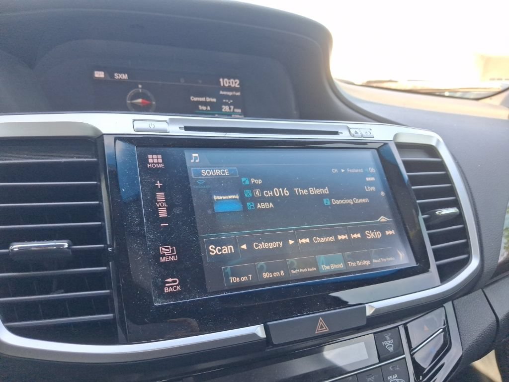 Used 2017 Honda Accord EX-L image 26