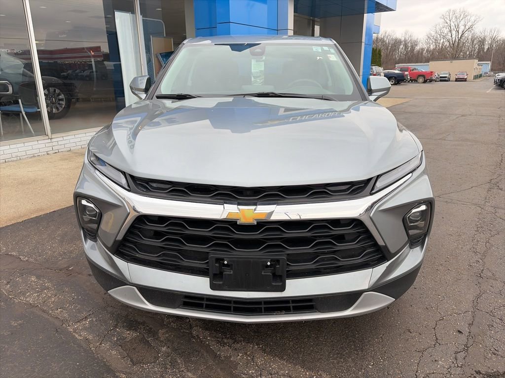 Used 2025 Chevrolet Blazer LT image 4