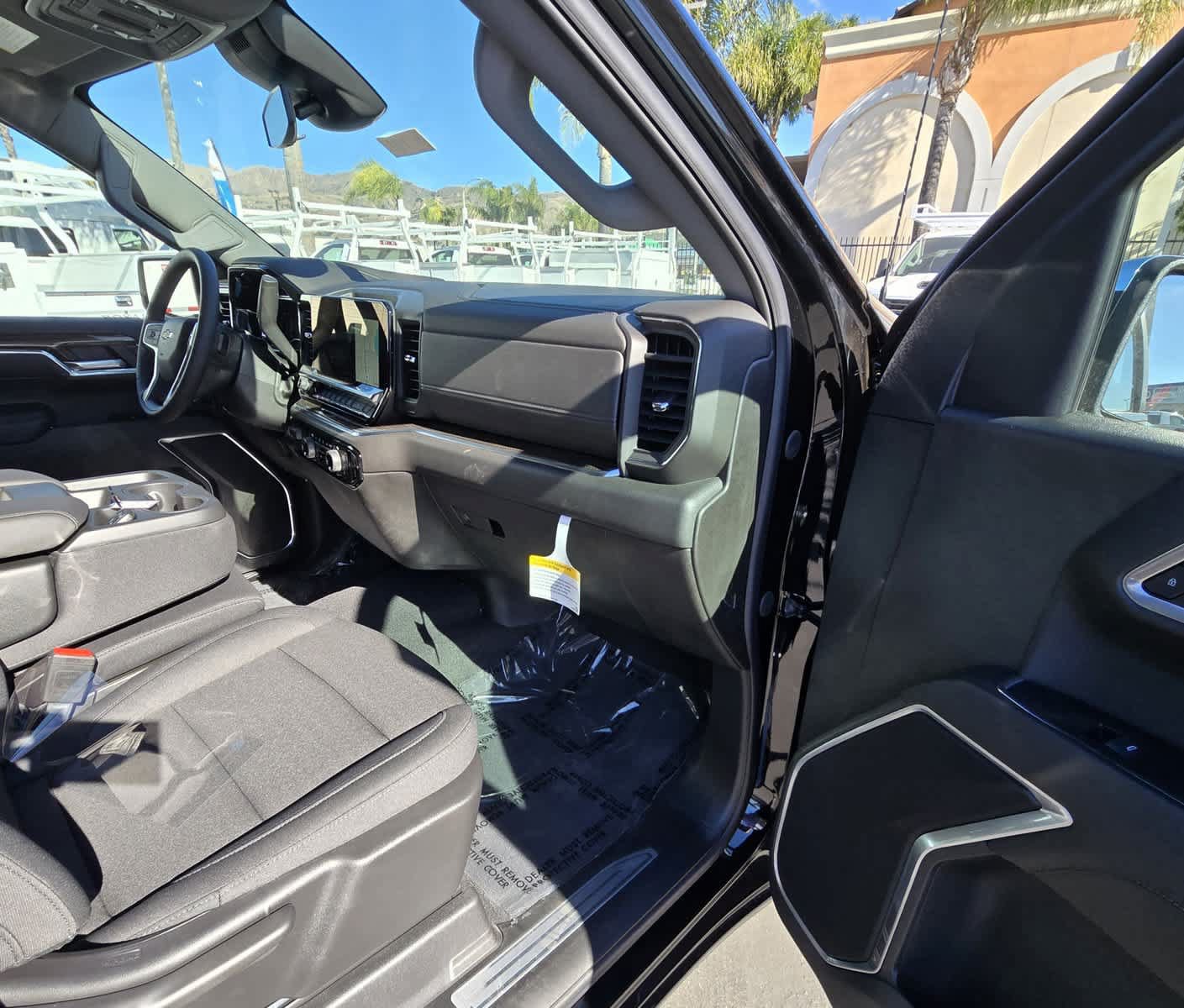 Used 2025 Chevrolet Silverado 1500 LT w/ Safety Package RWD image 16