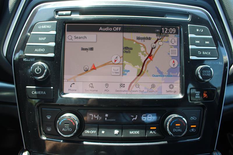 Used 2023 Nissan Maxima SR w/ Sport Mat Group FWD image 21