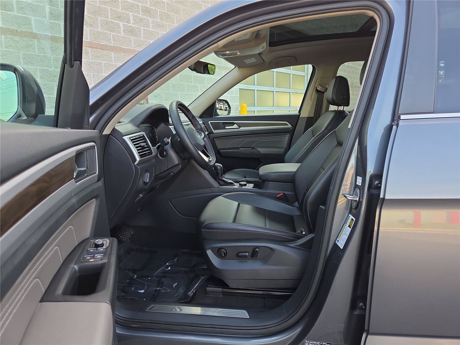 Certified 2023 Volkswagen Atlas SE AWD/4WD image 12