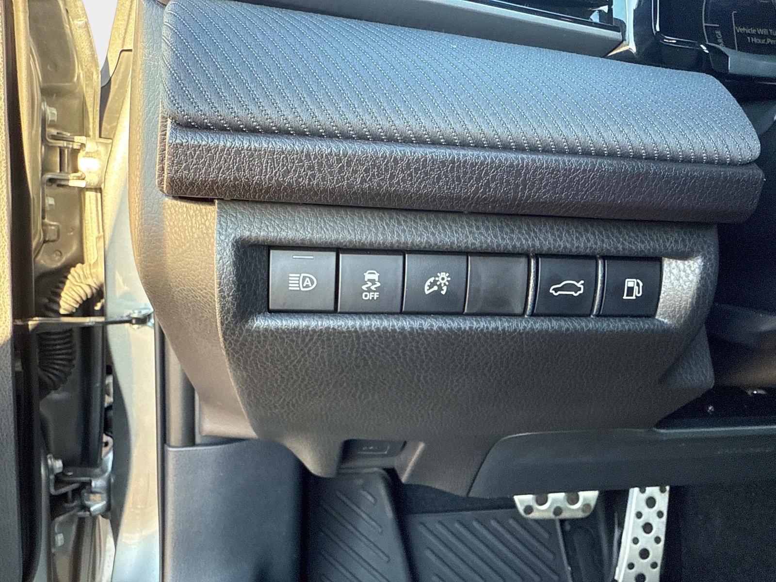 Used 2025 Toyota Camry SE image 29