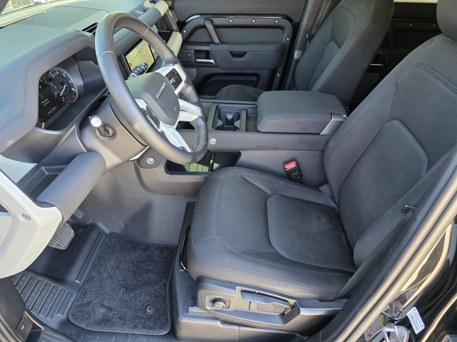 Used 2023 Land Rover Defender 110 image 10