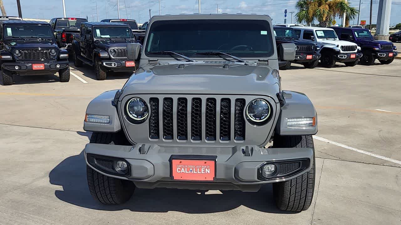Used 2023 Jeep Gladiator Overland AWD/4WD image 3