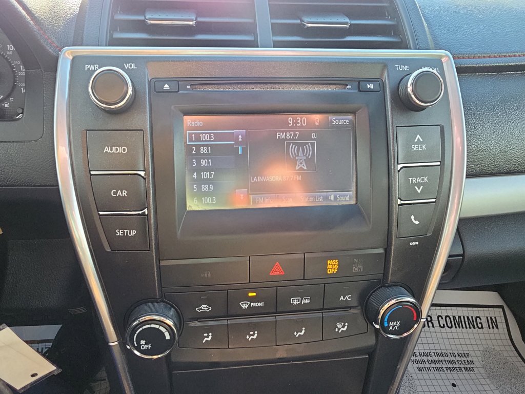 Used 2016 Toyota Camry SE FWD image 29