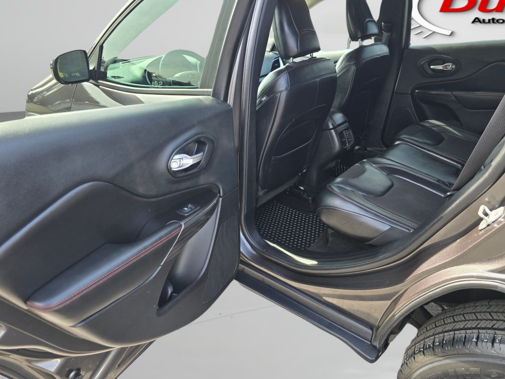 Used 2014 Jeep Cherokee Trailhawk AWD/4WD image 22
