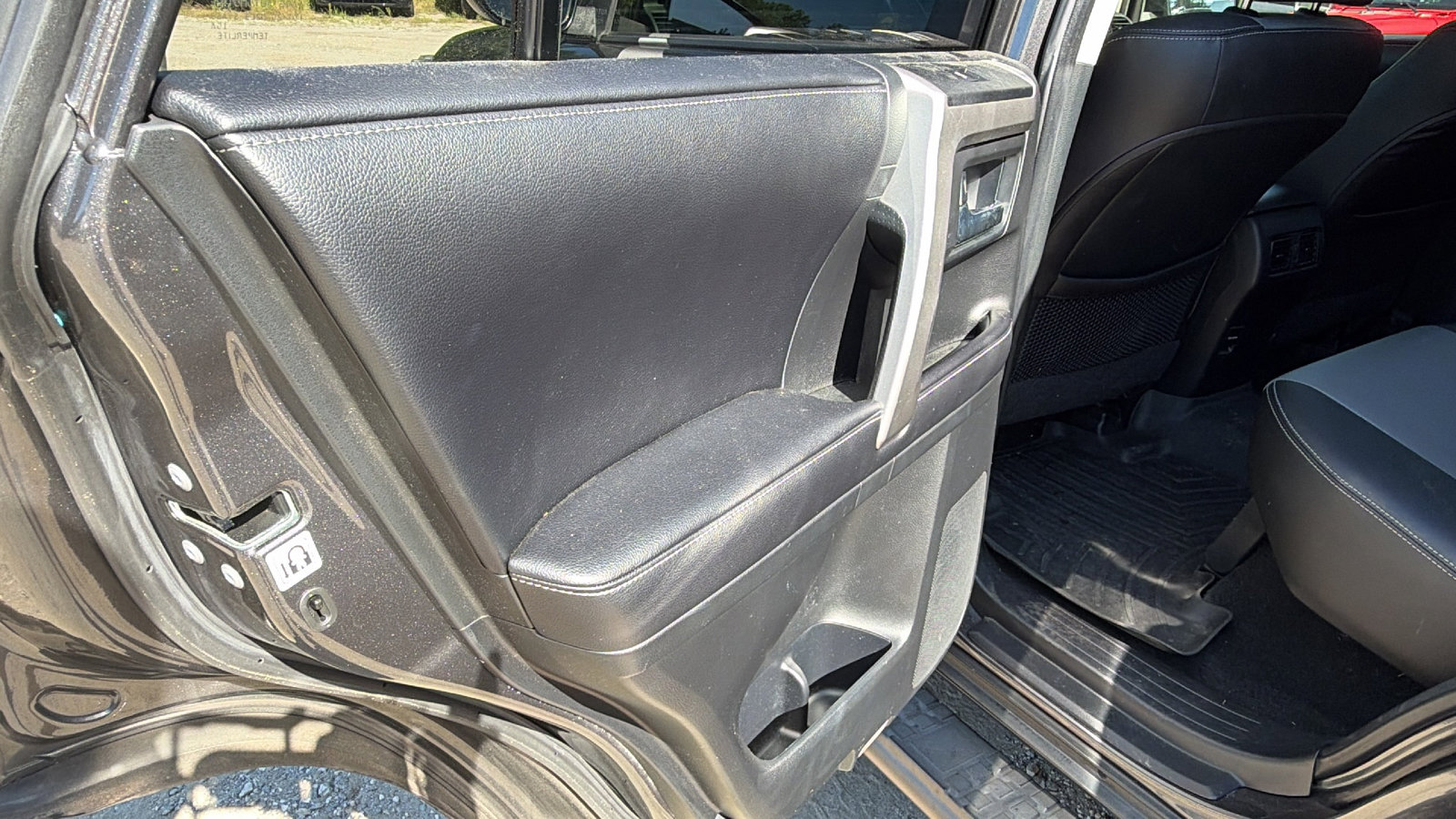 Used 2017 Toyota 4Runner SR5 Premium RWD image 22
