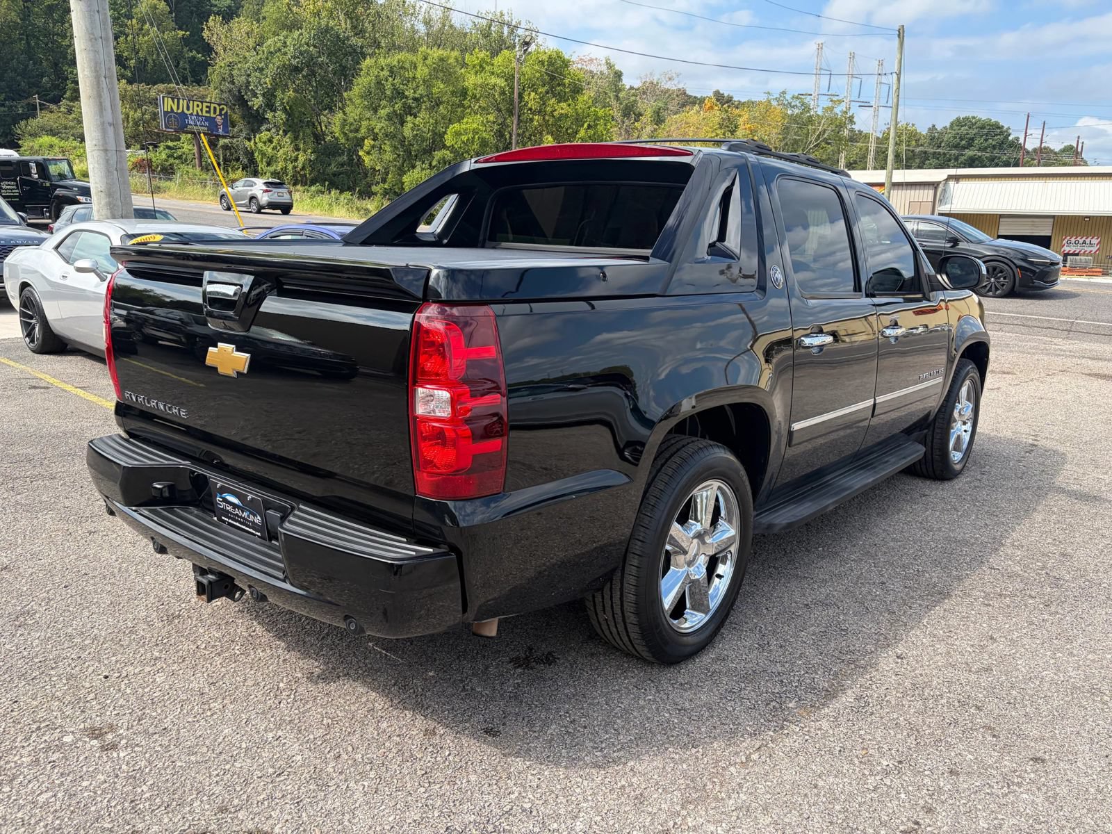 Used 2013 Chevrolet Avalanche LTZ RWD image 5