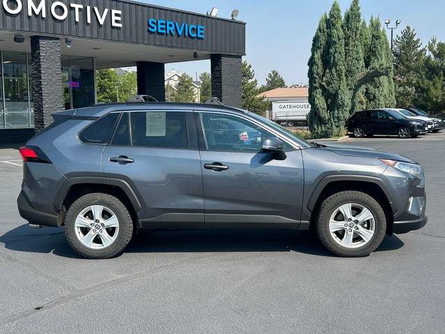 Used 2021 Toyota RAV4 XLE AWD/4WD image 2