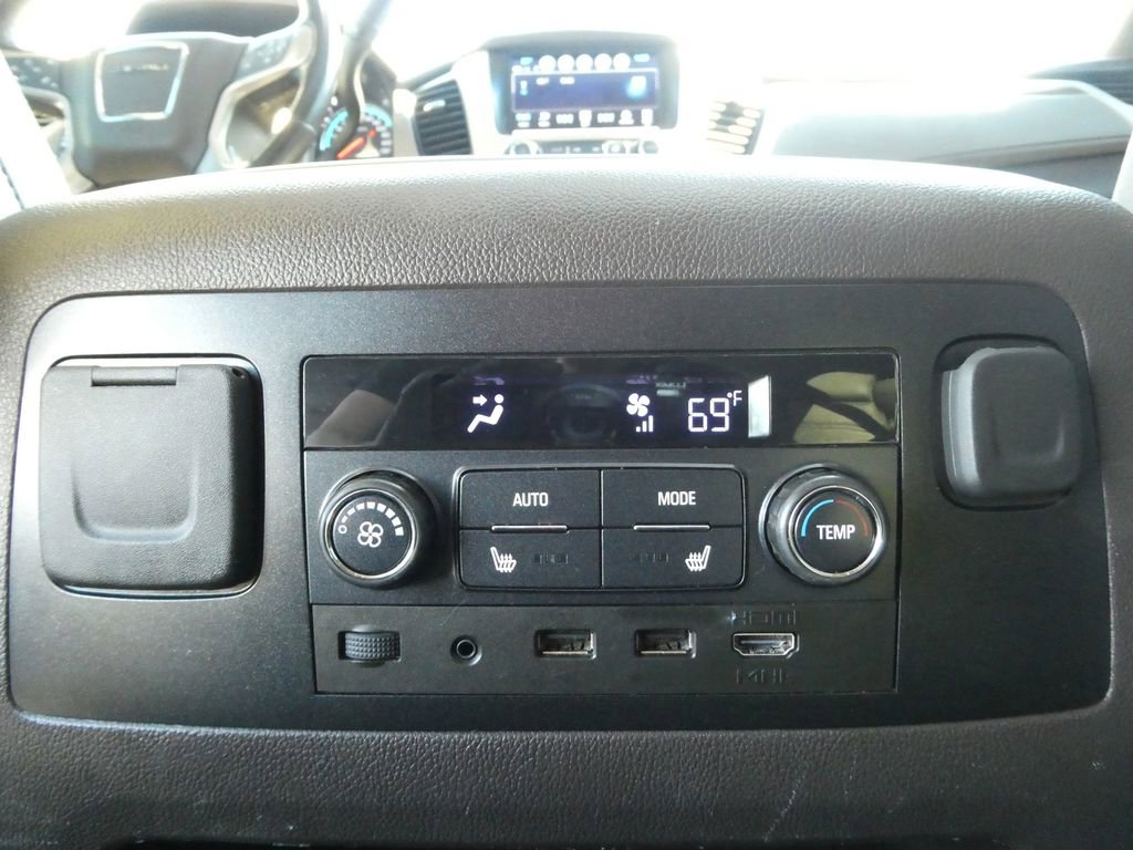 Used 2019 GMC Yukon Denali w/ Denali Ultimate Package image 23