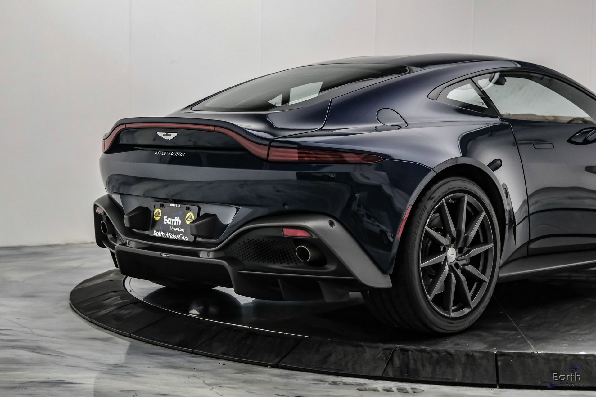 Used 2020 Aston Martin V8 Vantage Coupe RWD image 19