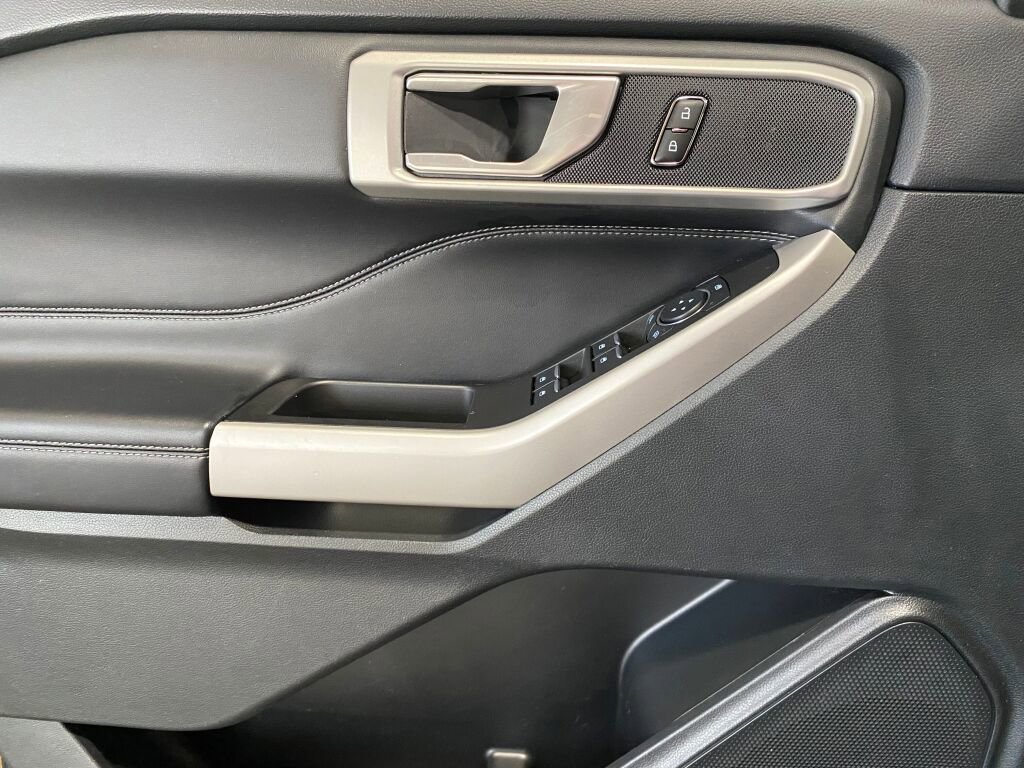 Used 2023 Ford Explorer XLT w/ Class IV Trailer Tow Package image 6