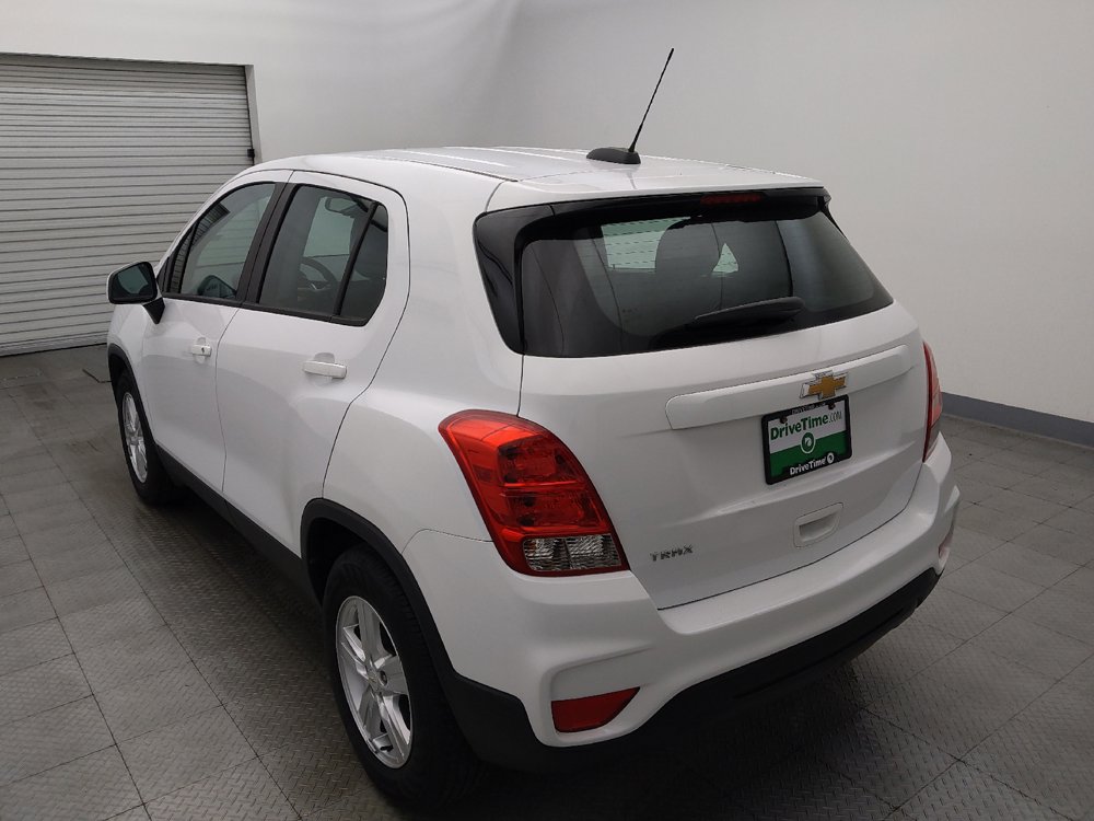 Used 2020 Chevrolet Trax LS w/ LPO, Cargo Package FWD image 5