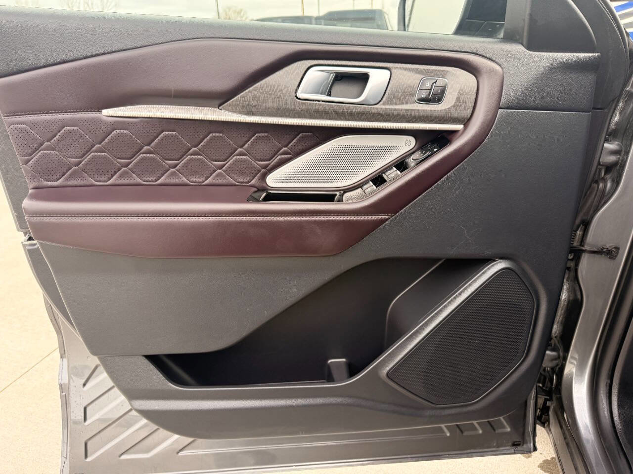 Used 2025 Ford Explorer Platinum w/ LUX Leather Package image 36
