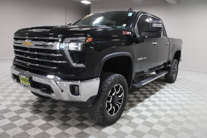 Used 2024 Chevrolet Silverado 2500 LTZ w/ LTZ Convenience Package AWD/4WD image 8