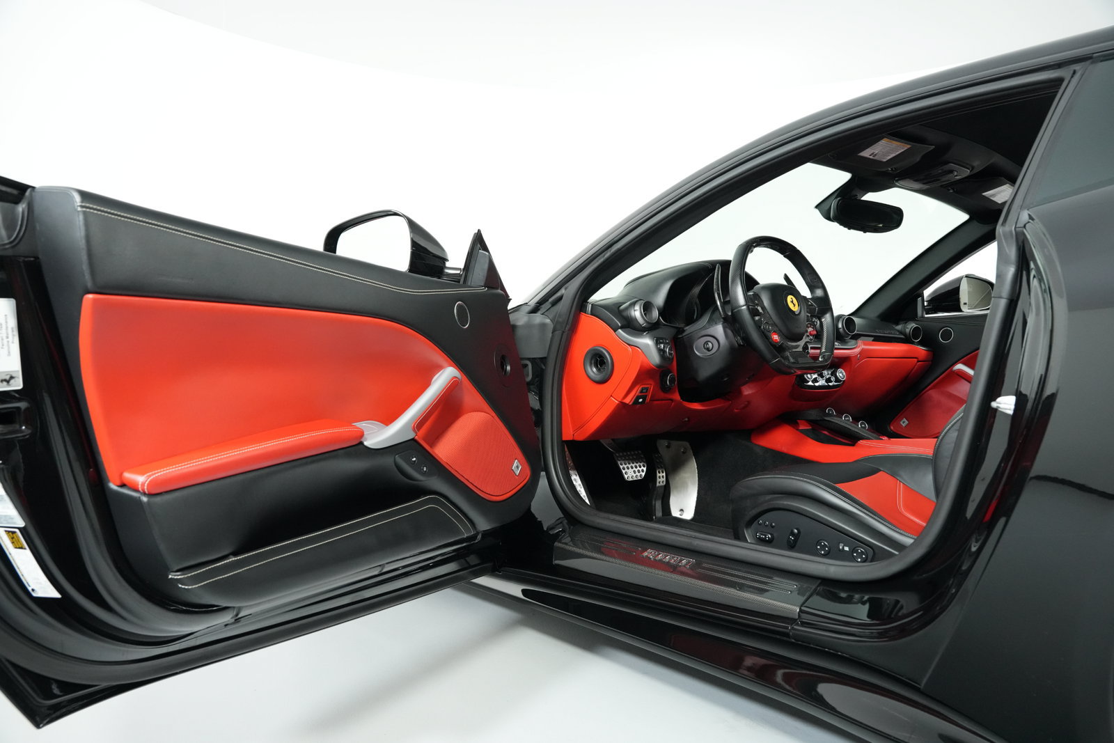 Used 2014 Ferrari F12 Berlinetta RWD image 17