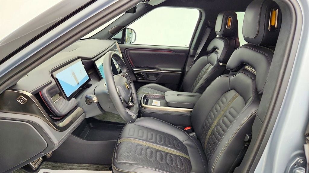 Used 2023 Rivian R1T Adventure AWD/4WD image 18
