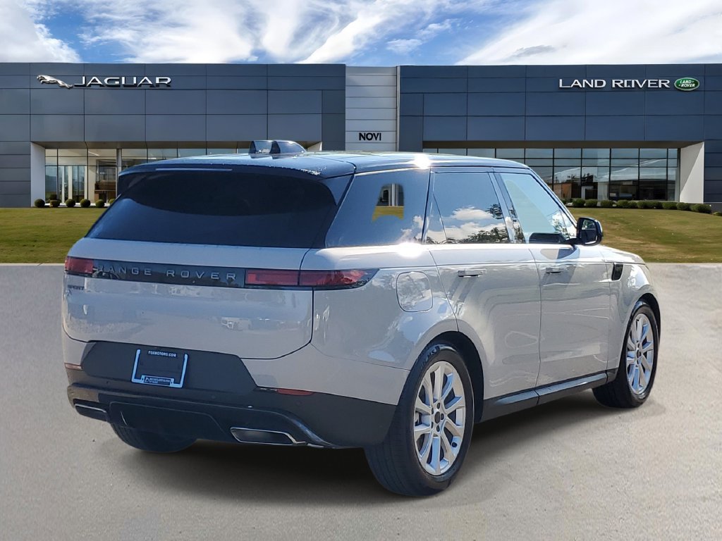 New 2027 Land Rover Range Rover Sport SE AWD/4WD image 4