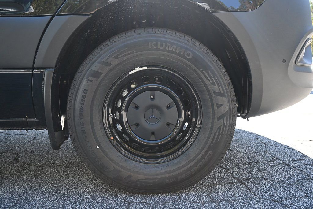 Used 2025 Mercedes-Benz Sprinter 2500 image 29